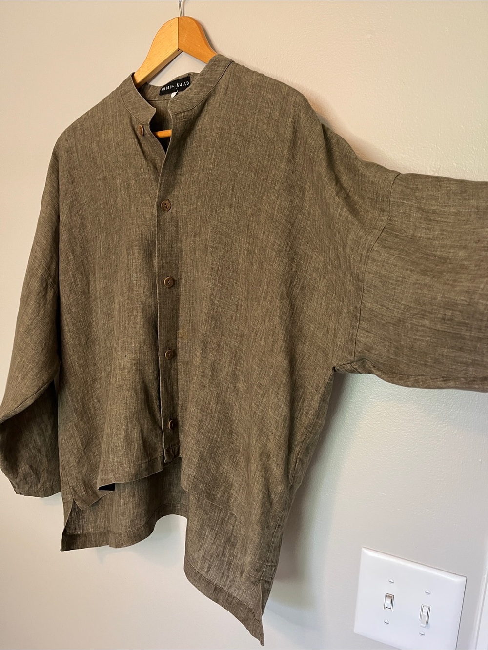 Shirin Guild Olive-Brown 100% Linen Button-Front Shirt - Picture 4 of 11